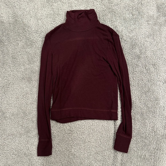 Burgundy turtleneck size medium - Picture 3 of 3